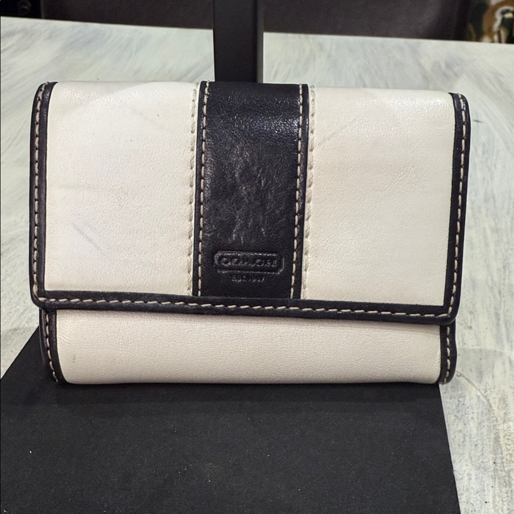 Vintage Coach Black and Cream Leather Wallet